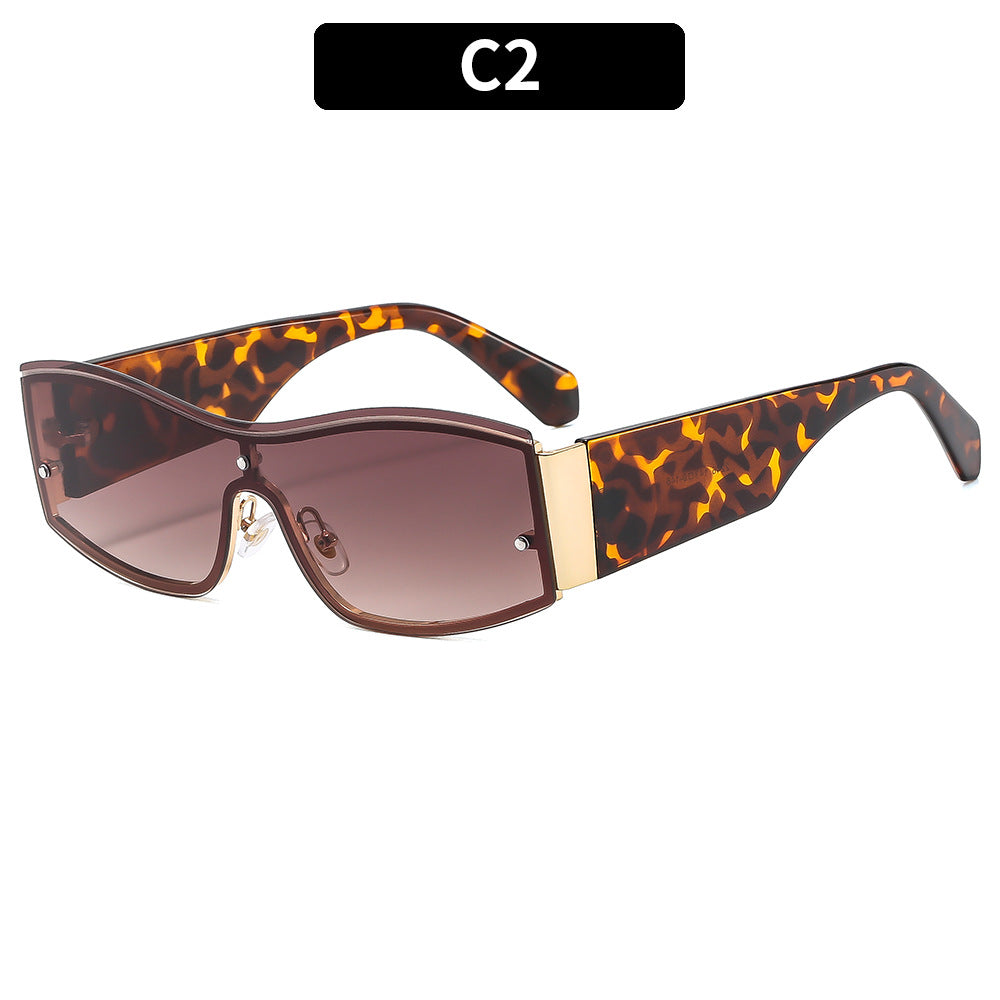Women's fashionable sunglasses with a striking frame and high UV protection Bowlift