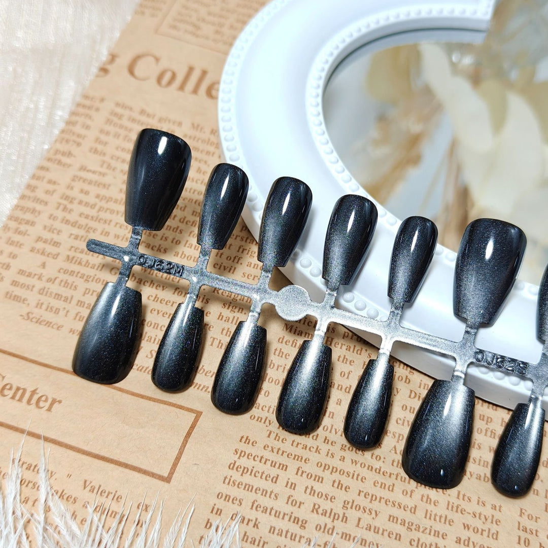 Shiny artificial nails with shimmering finish Bowlift