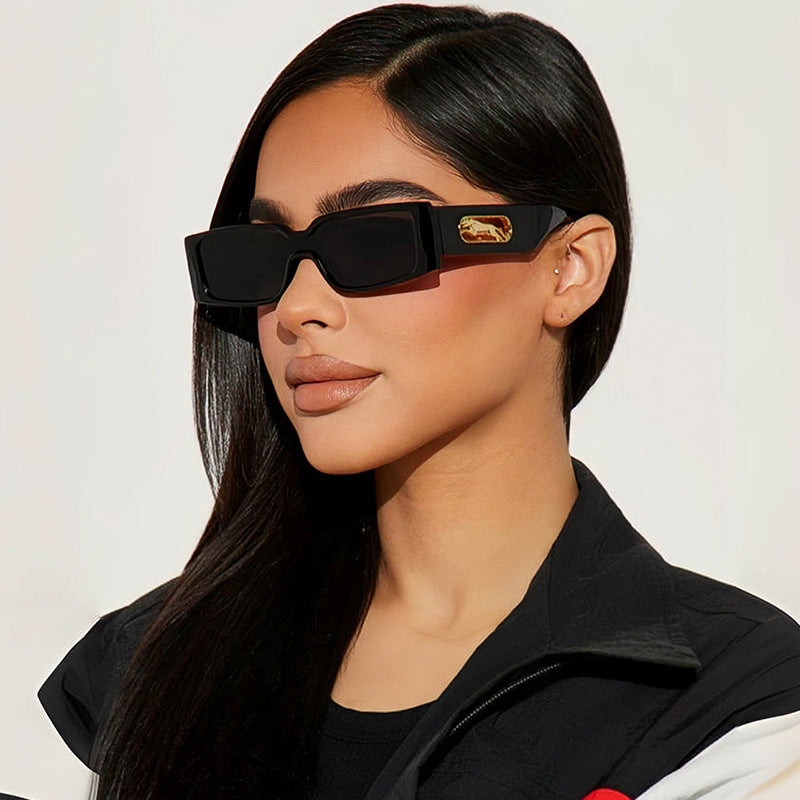 Women's trendy sunglasses with exclusive design and luxurious accents Bowlift
