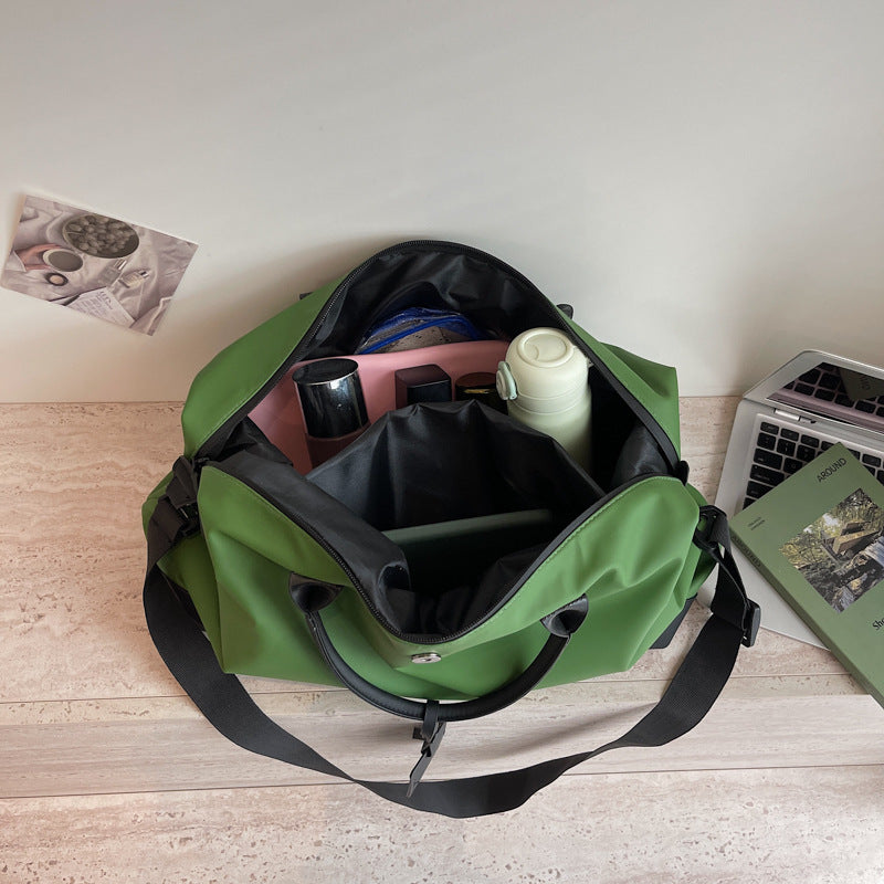 Elegant Travel Bag with Durable Material and Adjustable Shoulder Strap Bowlift