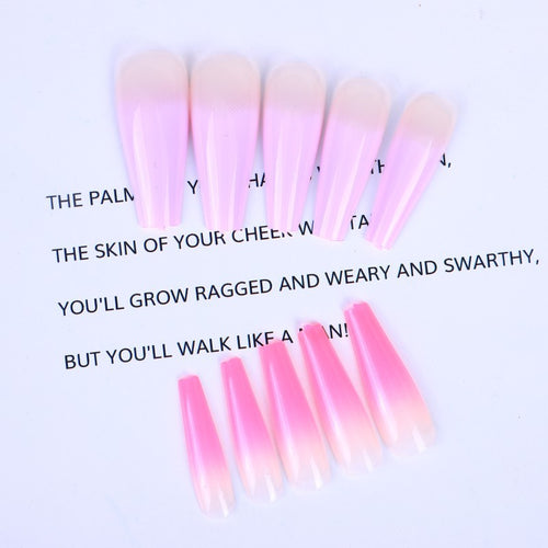 Artificial nails in elegant stiletto design Bowlift