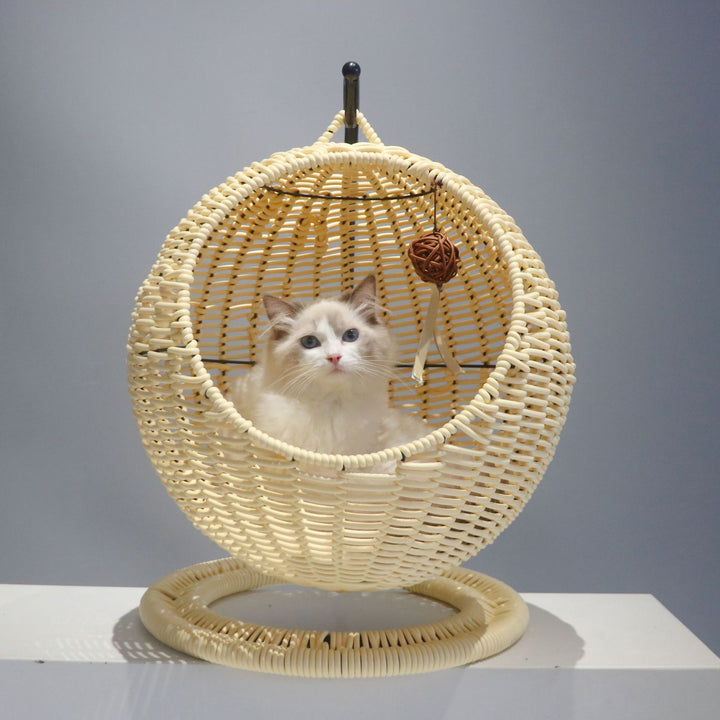 Hanging chair made of natural material Bowlift