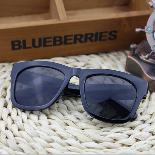 Women's sporty sunglasses with polarized lenses Bowlift