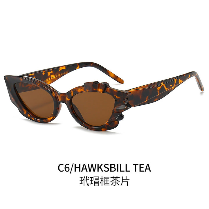 Ladies Cat-Eye Sunglasses with Eye-Catching Flower Frame Bowlift