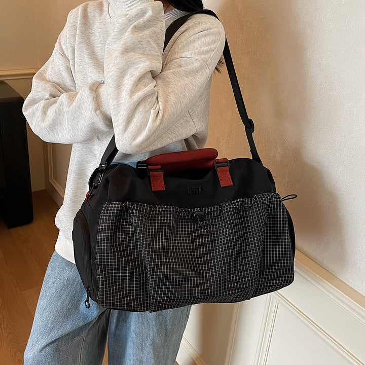 Versatile Carry-All Gym Duffle Bowlift