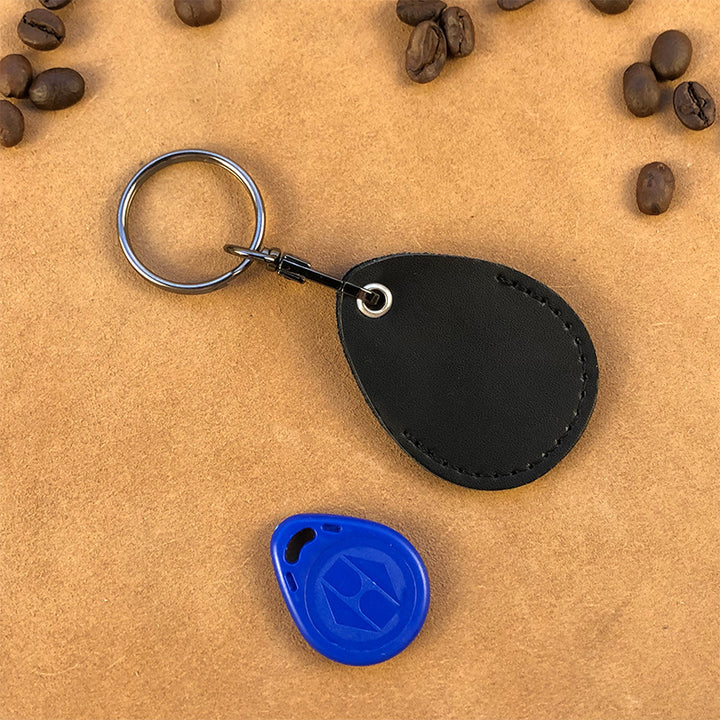 Unisex keychain with integrated Tracker Bowlift