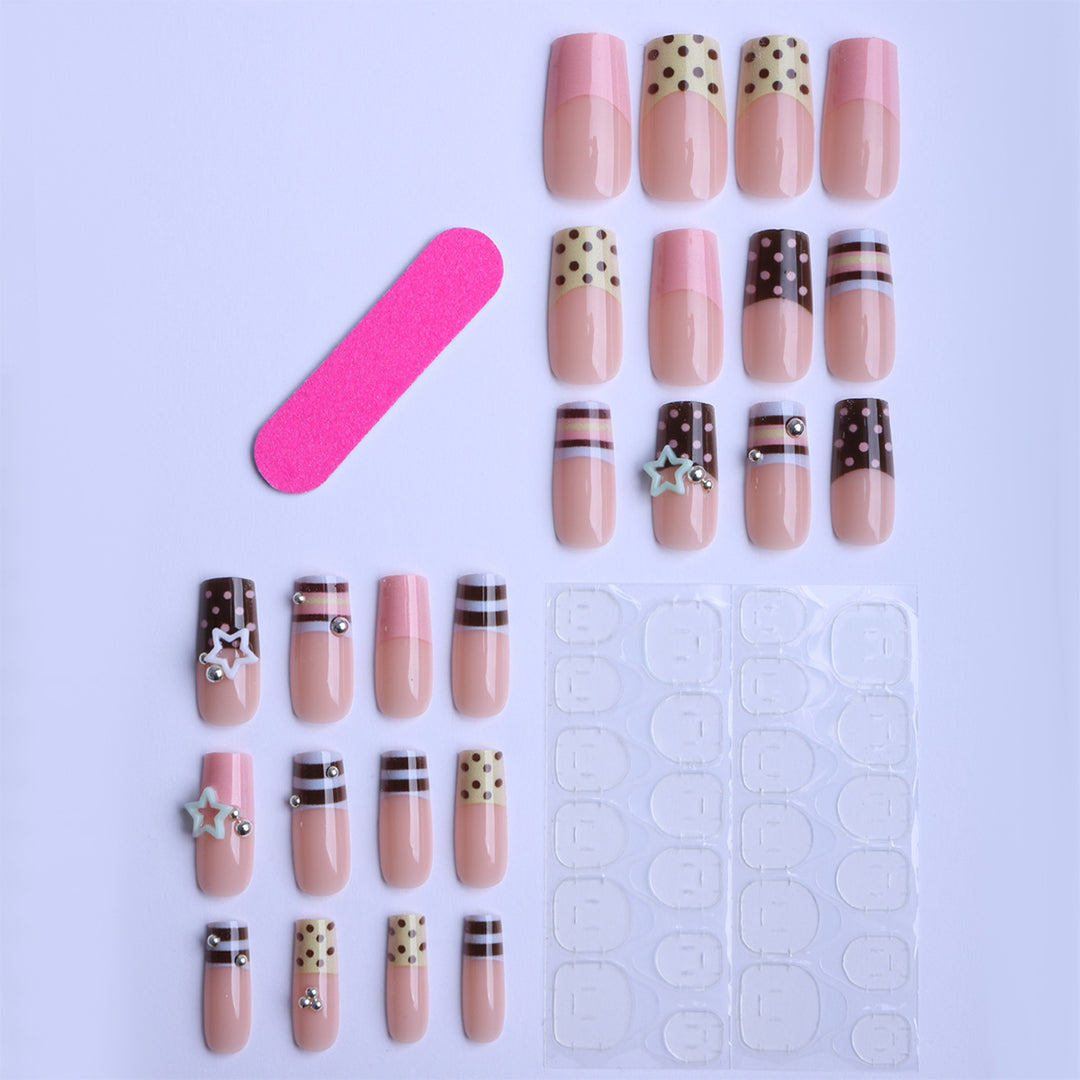 Artificial Fingernails with Playful Design Bowlift