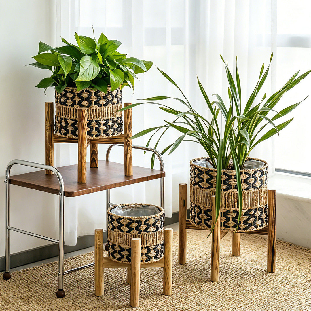High-quality plant pot with stand Bowlift