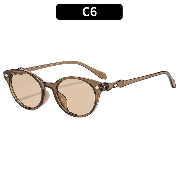 Elegant Vintage-Inspired Sunglasses