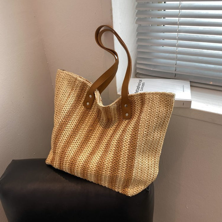 Stylish and Spacious Shopping Bag Made of Refined Straw Mix Bowlift