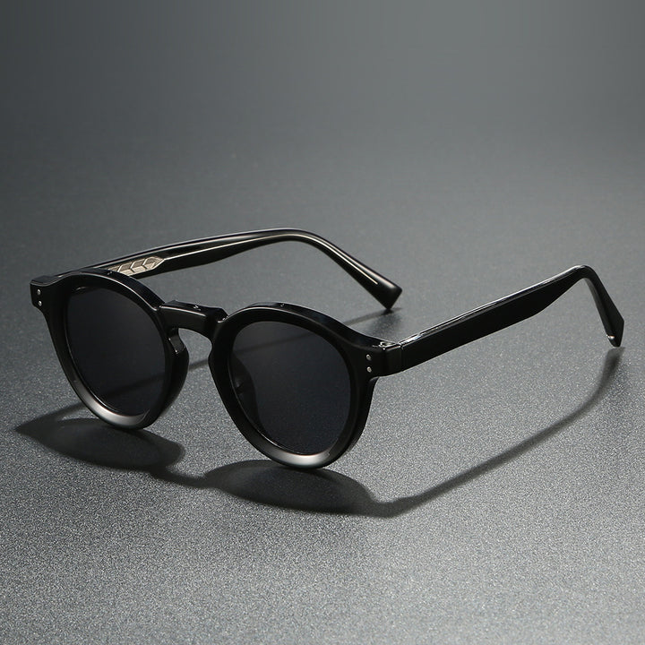 Ladies fashionable sunglasses in a stylish round design by Bowlift