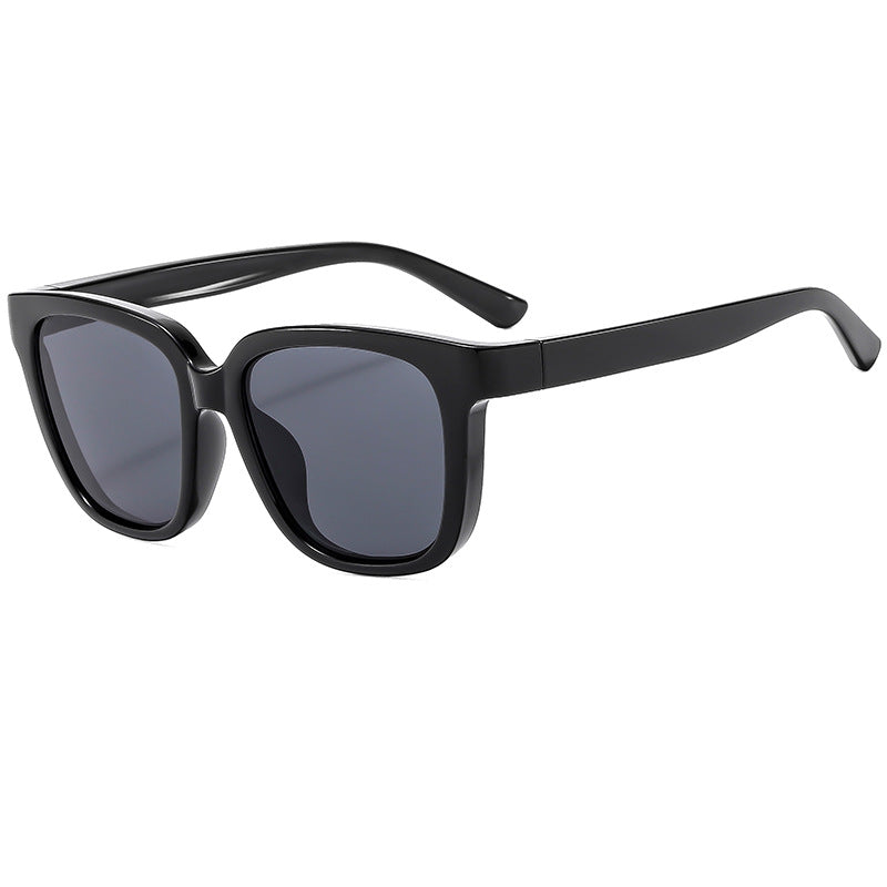Ladies Cat-Eye Sunglasses with elegant and modern frame Bowlift