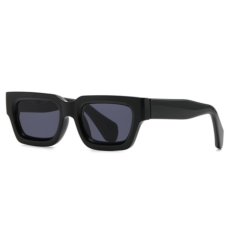 Women's oversized sunglasses in a modern, angular design Bowlift