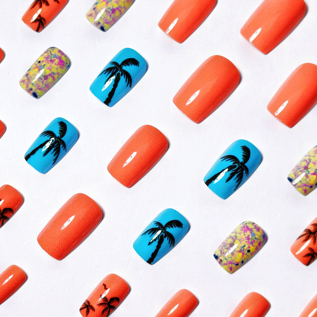Artificial nails with tropical palm motif Bowlift