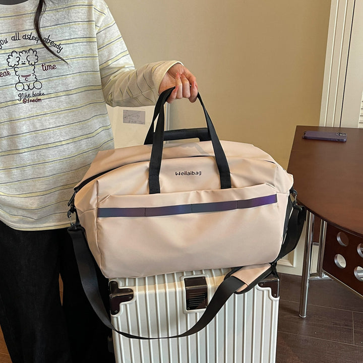 Sporty Travel Duffel with Versatile Compartments and Water-Repellent Material Bowlift