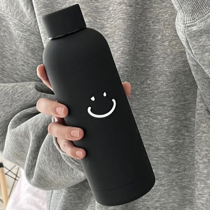 Unisex double-walled stainless steel water bottle with matte powder coating, non-slip surface and leak-proof screw cap Bowlift