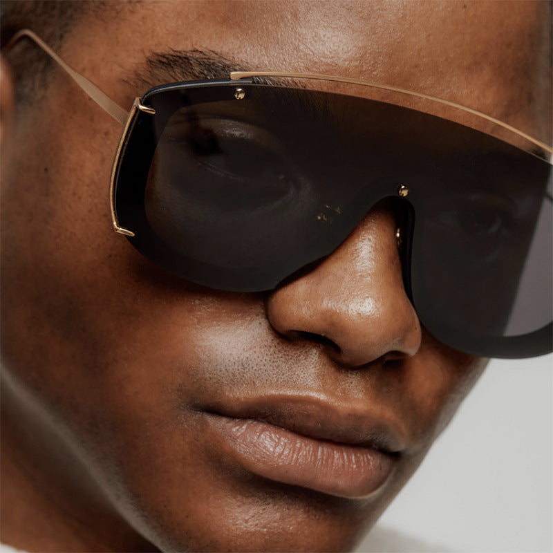 Women's masculine sunglasses with fashionable gradients and golden details Bowlift