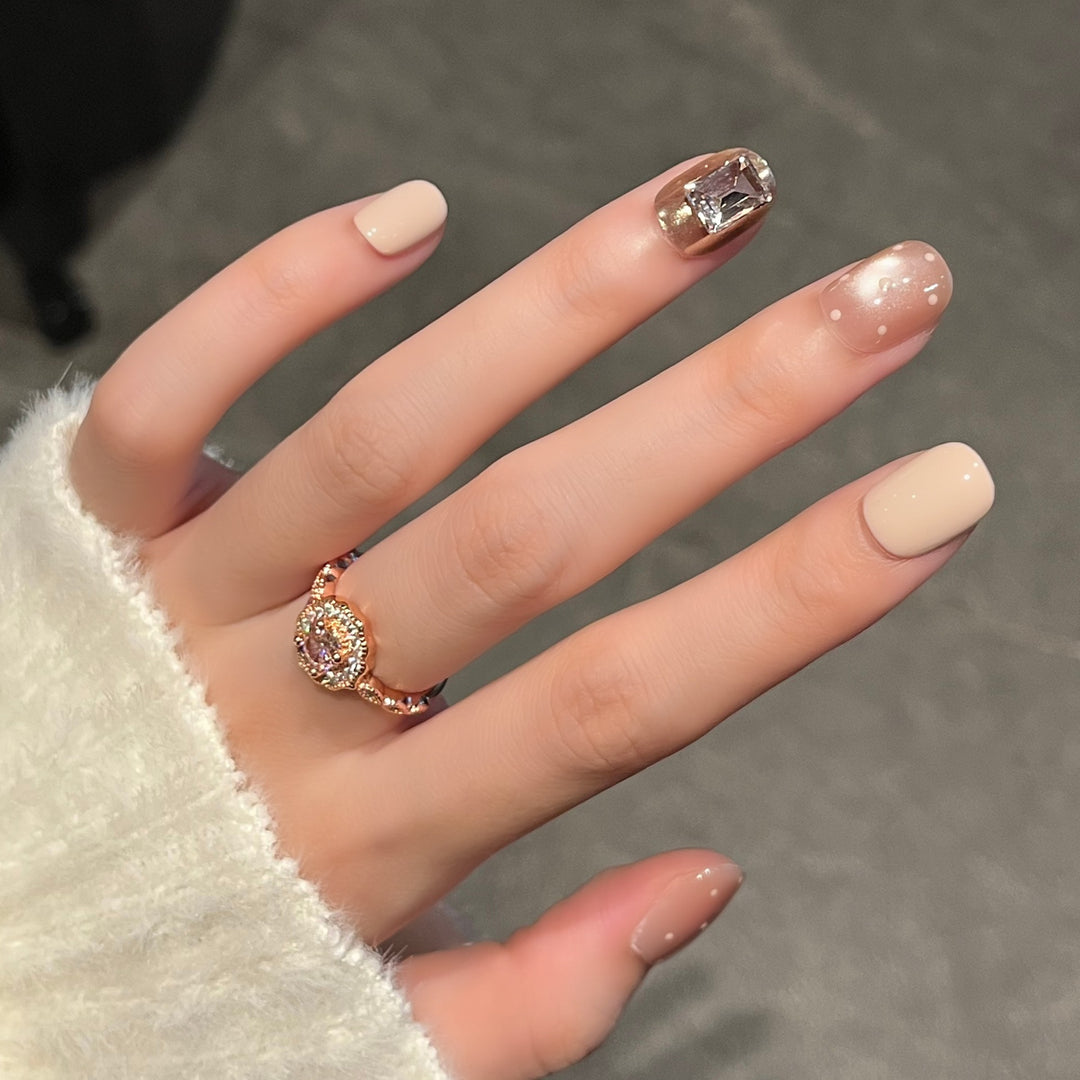 Elegant Press-On Nail Art Set Bowlift