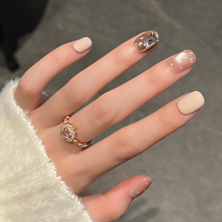 Elegant Press-On Nail Art Set Bowlift