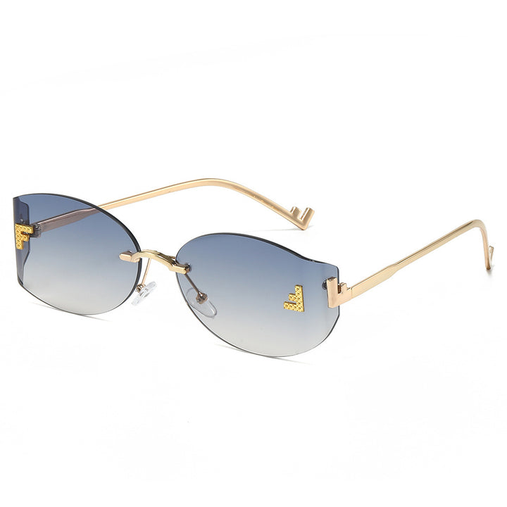 Elegant Winged Sunglasses Bowlift