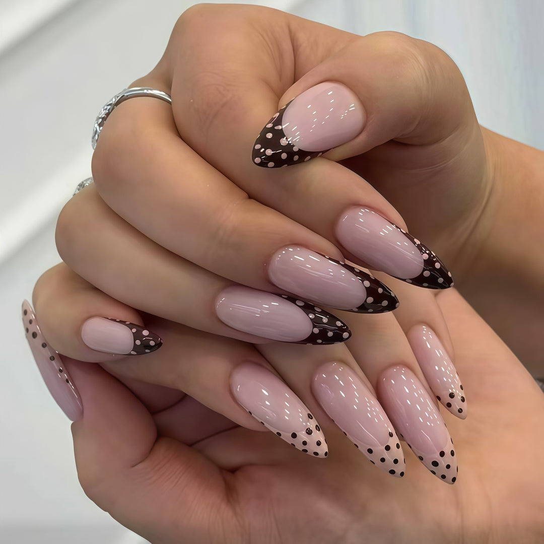 Elegant Fashionable Nail Art Bowlift