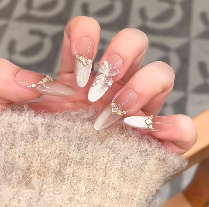 Decorative Press-On Nail Set with Floral Accents Bowlift