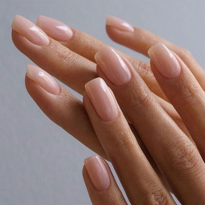 Acrylic nail set with natural finish and luxurious shine Bowlift
