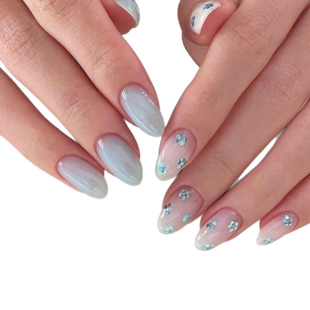 Artificial Nails with Elegant Blue Accents Bowlift