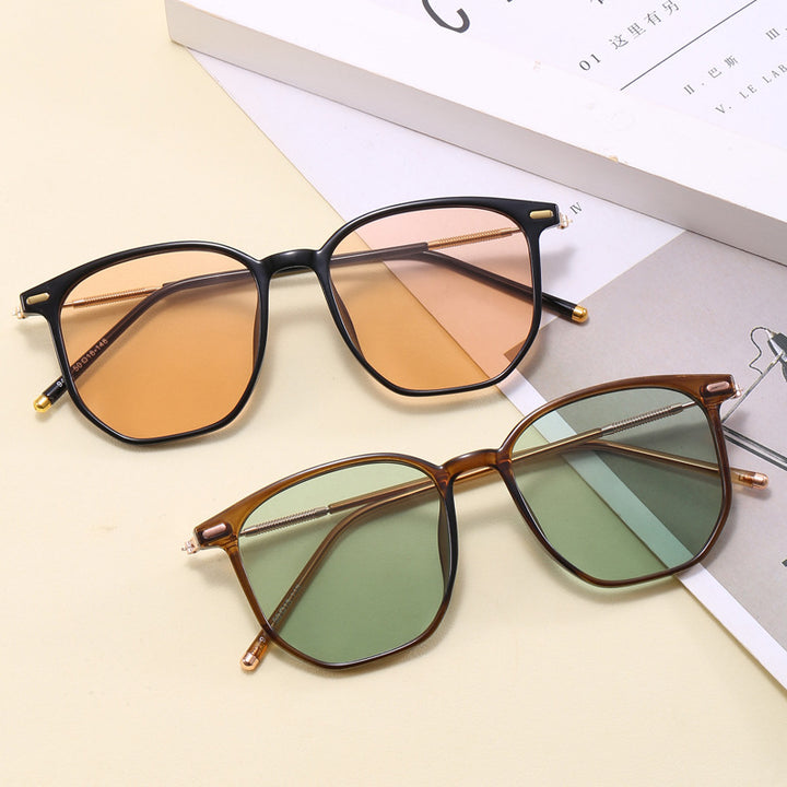 Ladies Fashion Glasses in Timeless Square Design Bowlift