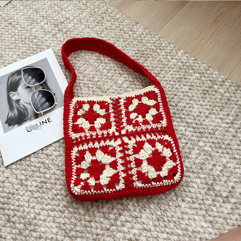 Crocheted shoulder bag with folkloric design Bowlift