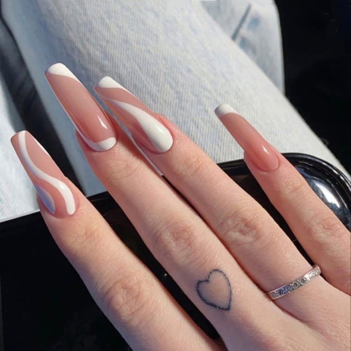 Nail art set with stylish wave lines Bowlift