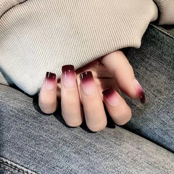 Stylish art nails with floral accents Bowlift