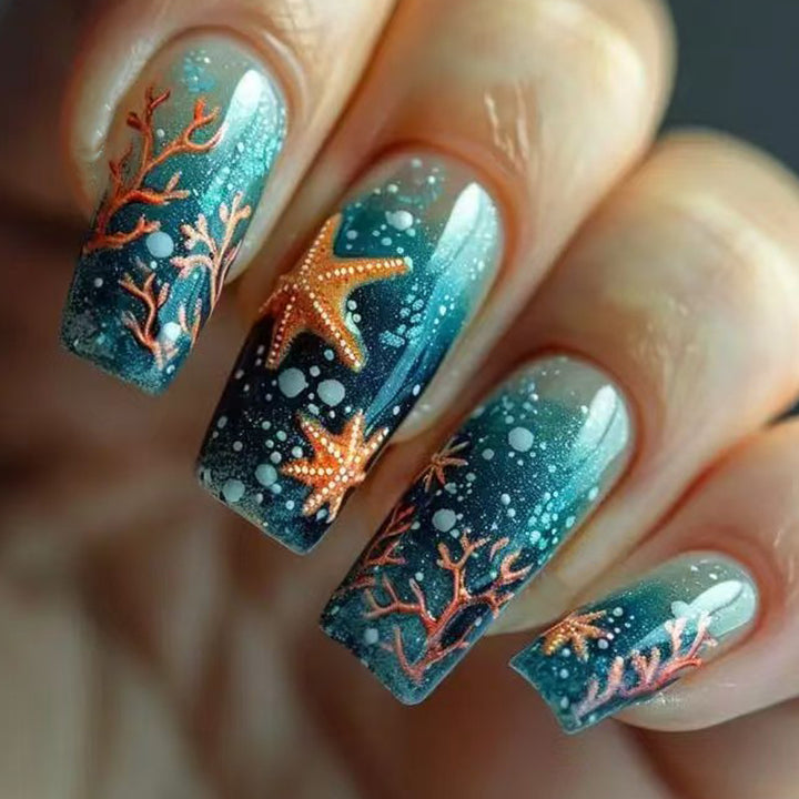 Glittering artificial nails with maritime star motif Bowlift