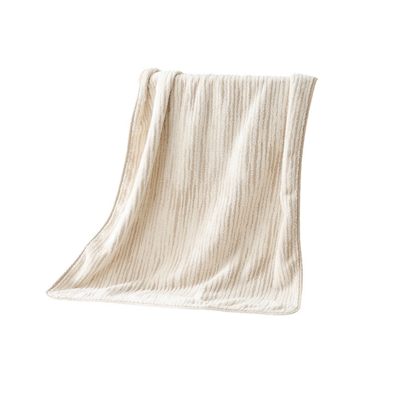 Cozy blanket with modern striped pattern Bowlift