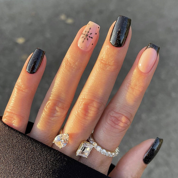 Artfully Designed Press-On Nail Set Bowlift