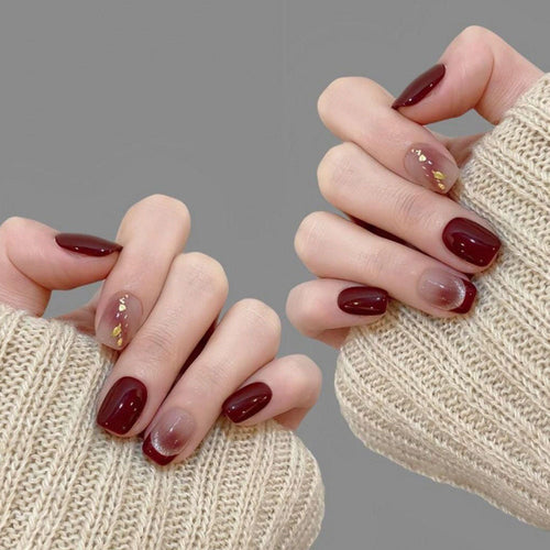 Artificial nails with glamorous glitter accents Bowlift