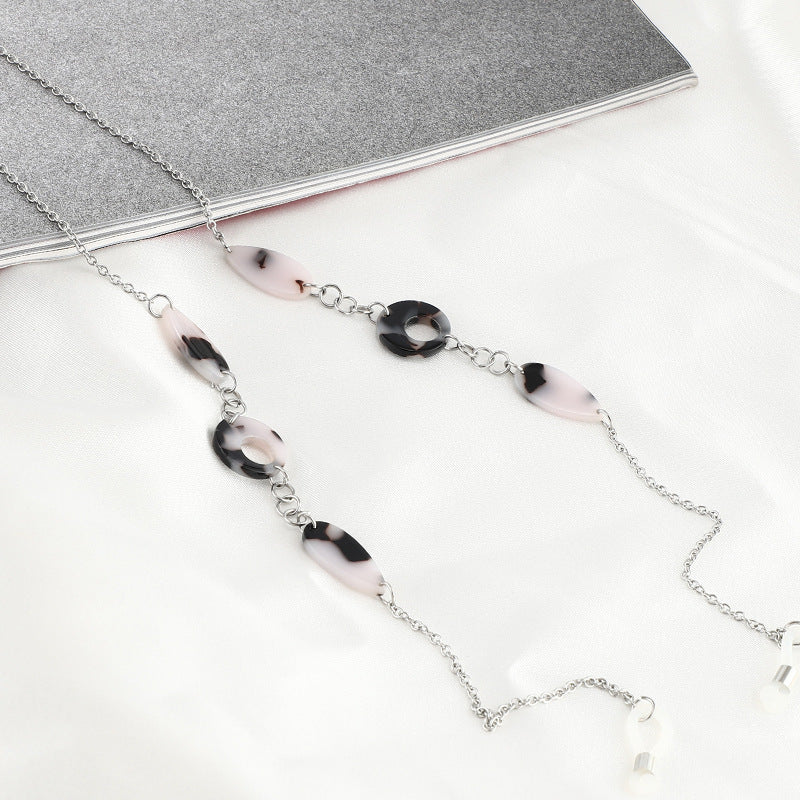 Stylish Eyewear Chain Bowlift