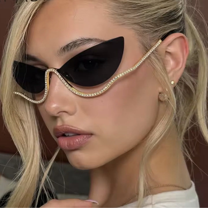 Women's extravagantly shaped Cat-Eye sunglasses with sparkling appliqués Bowlift