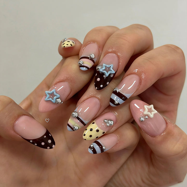 Artificial Fingernails with Playful Design Bowlift
