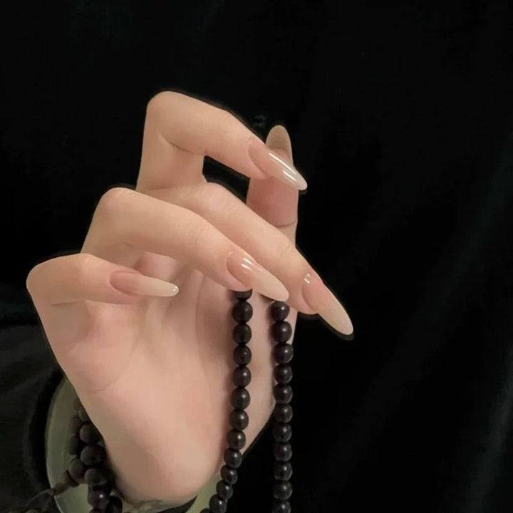 Artificial Nails in Stylish Ombre Design Bowlift