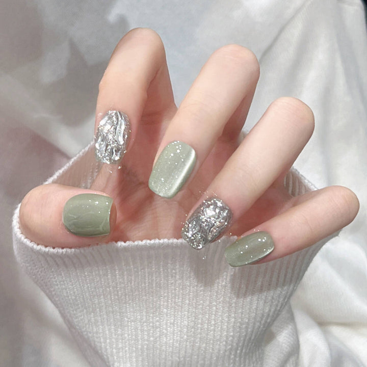 Glittery Decorative Press-On Nail Art Bowlift