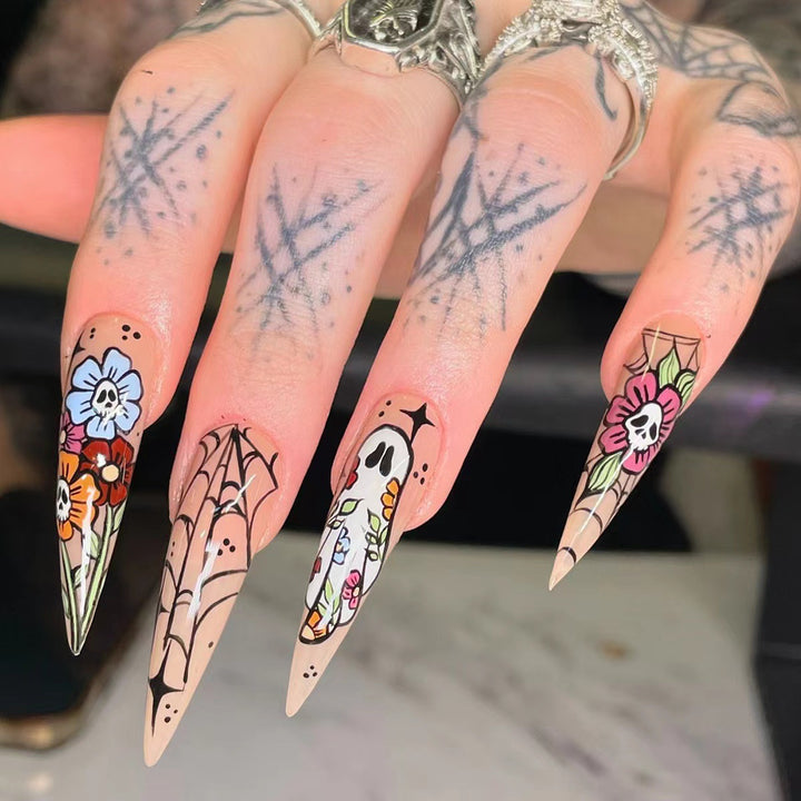 Artificial nails in unique design Bowlift