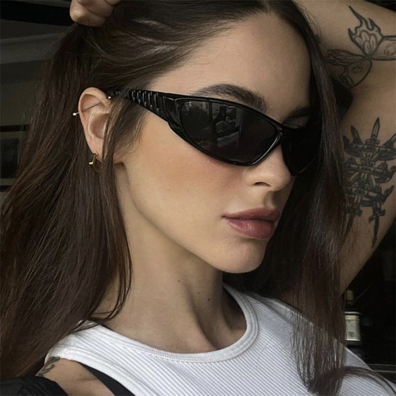 Women’s sporty sunglasses with aerodynamic design and polarized lenses Bowlift