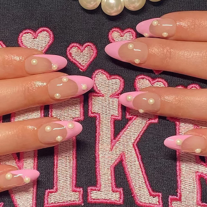 Artificial nail set with elegant pearl embellishments Bowlift