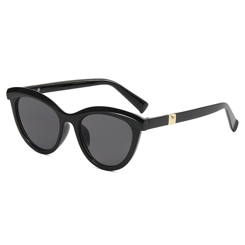 Ladies elegant Cat-Eye sunglasses with stylish metal frame Bowlift