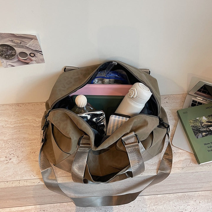 Sporty Tote Bag With Structured Material Bowlift