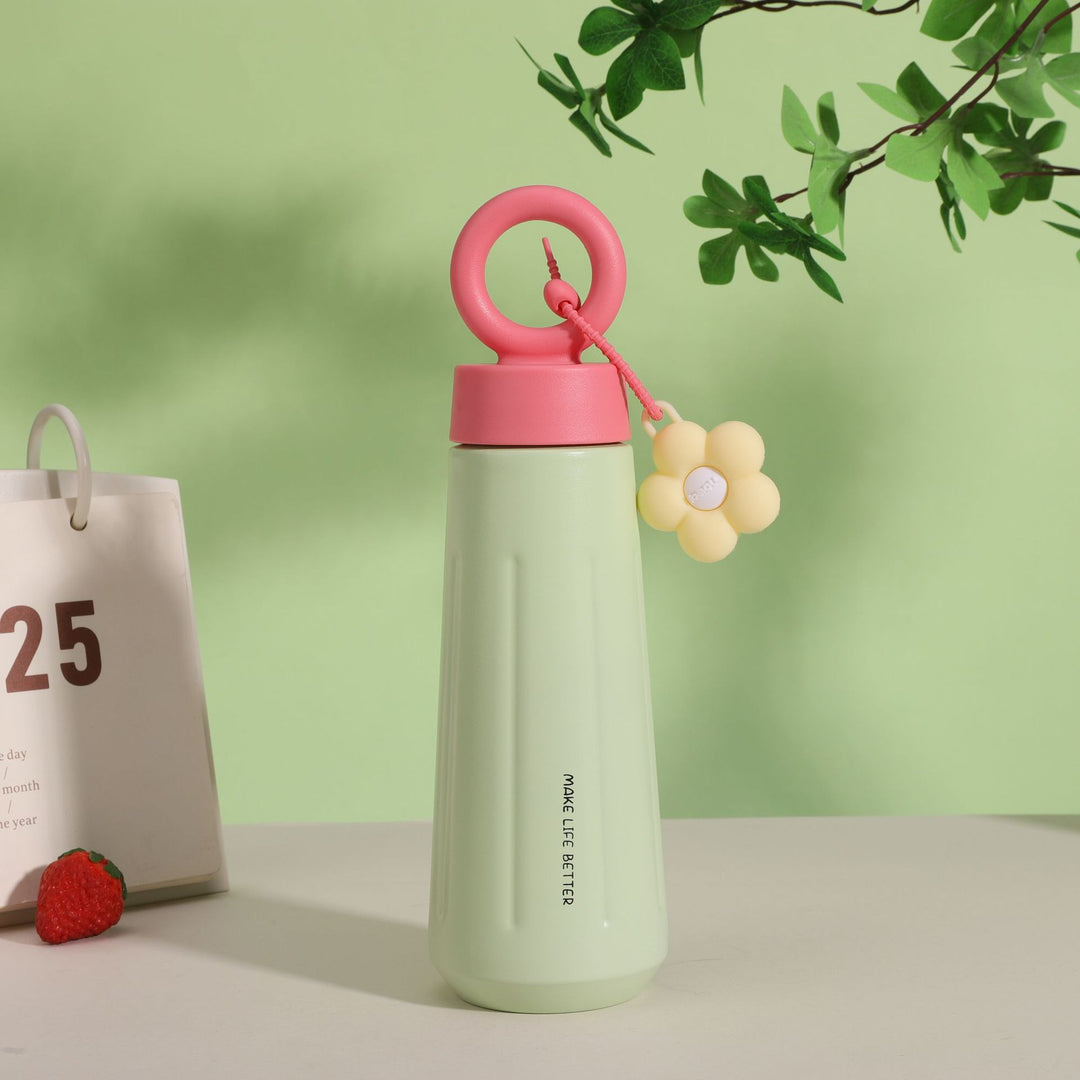 Ladies stylish plastic drinking bottle with charm Bowlift