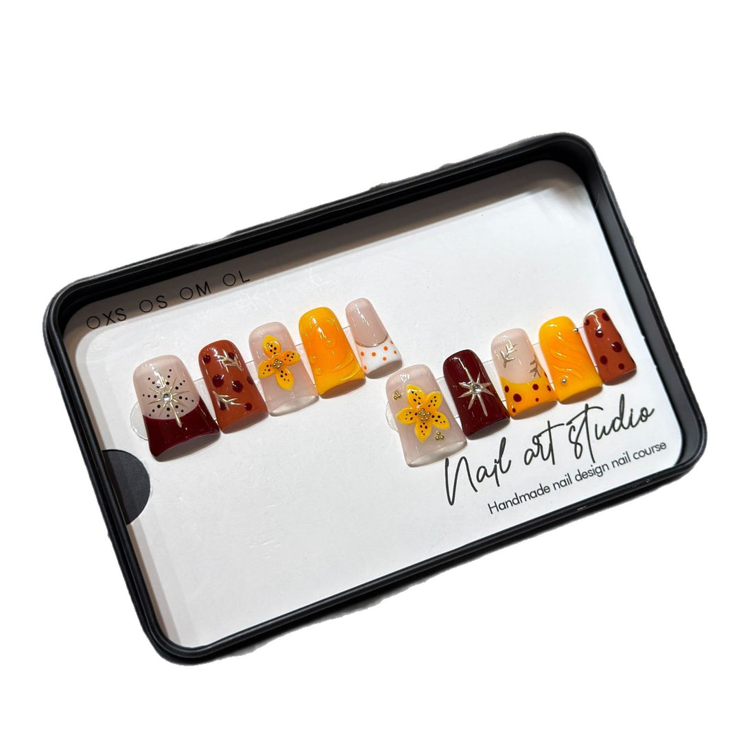 Handmade Floral Press-On Nail Set Bowlift