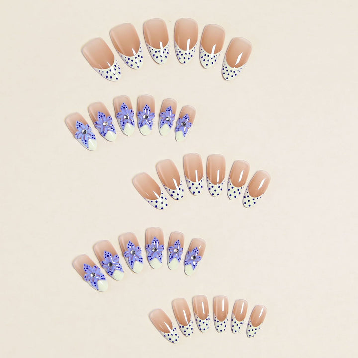 Artificial nails with delicate butterfly designs Bowlift