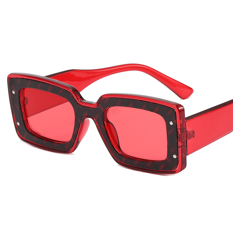 Women Oversized Sunglasses in Modern Square Frame Bowlift